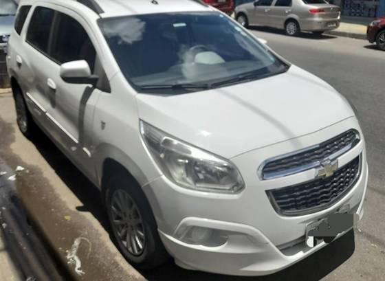 CHEVROLET SPIN 1.8 LT 8V FLEX 4P MANUAL CHEVROLET SPIN 1.8 LT 8V FLEX 4P MANUAL